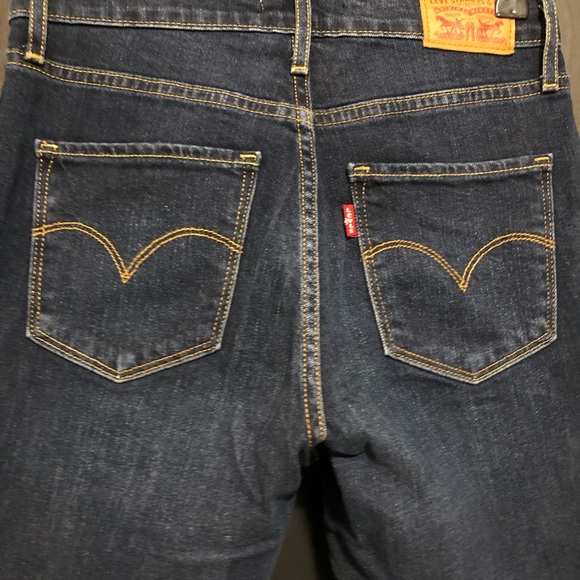 Levi’s 721 ripped high-waisted skinny jeans - Picture 5 of 6